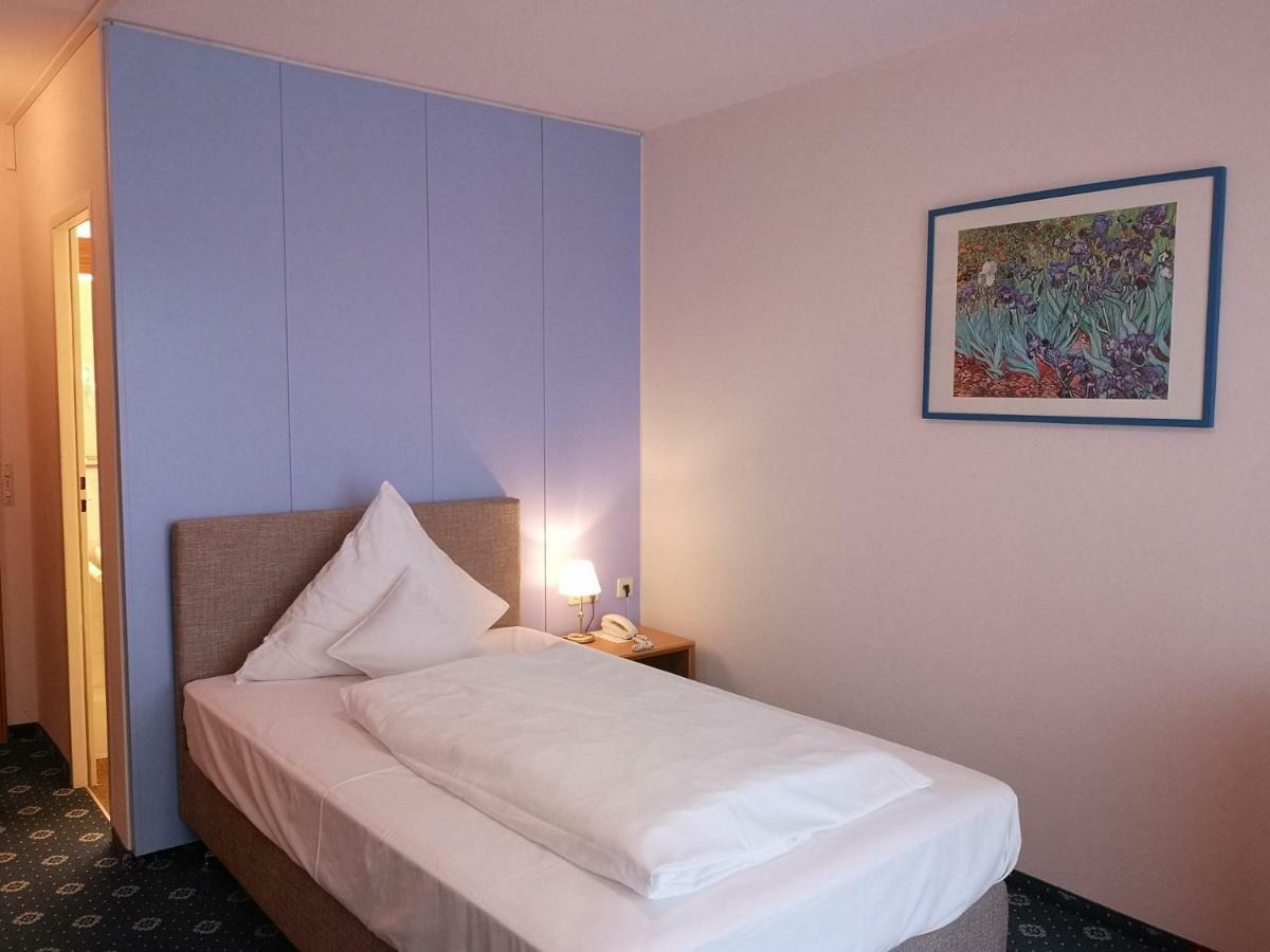 Hotel Ott Bad Krozingen Exteriör bild