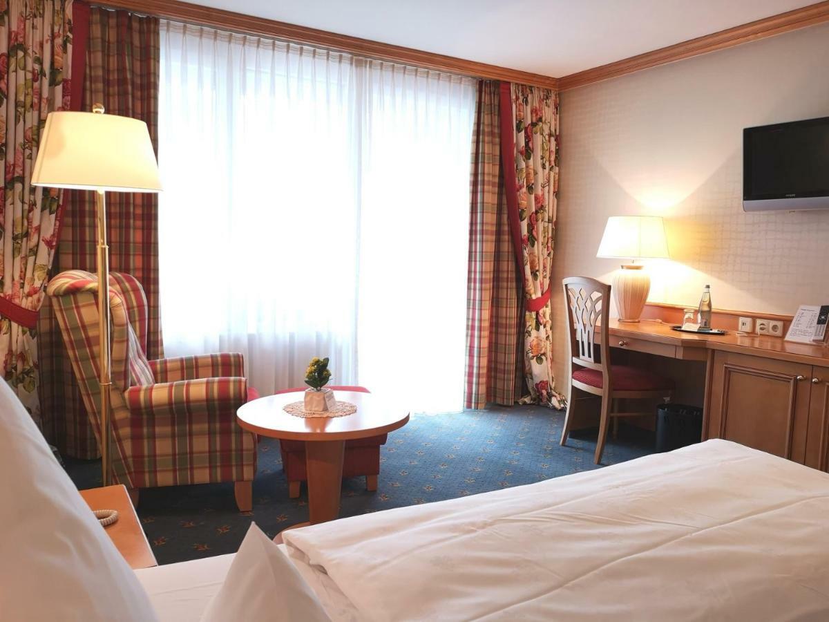 Hotel Ott Bad Krozingen Exteriör bild