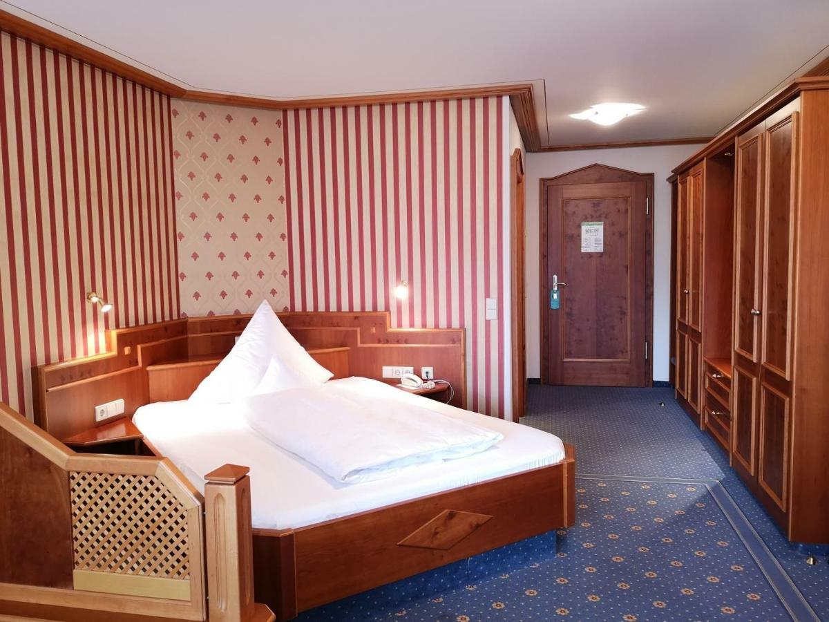 Hotel Ott Bad Krozingen Exteriör bild